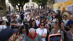 Crowds of people come to pray at Carlo Acutis’ tomb at the church of St. Mary Major in Assisi, Itlay, during the weekend of his Sept. 7, 2025, canonization. / Credit: Diocese of Assisi