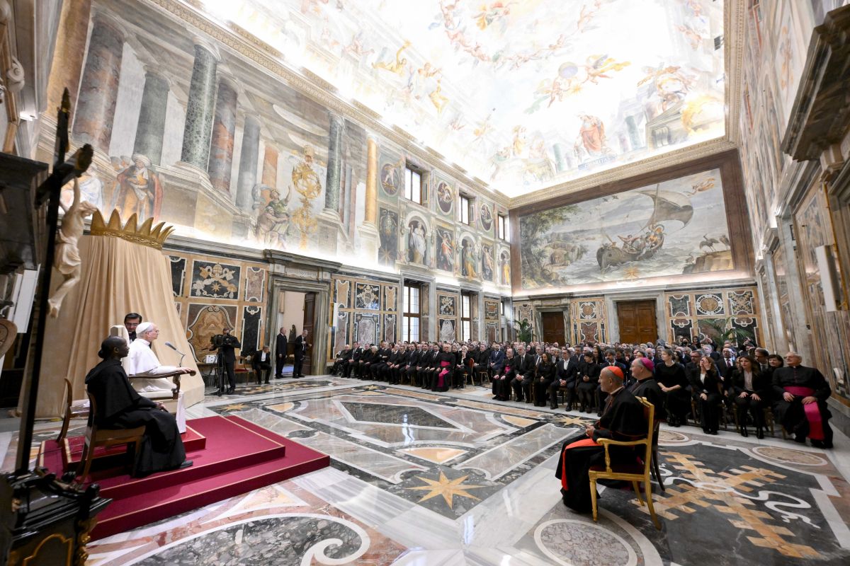 Pope Leo XIV Calls for Promoting "cultural diplomacy" to Overcome Borders and Prejudices
