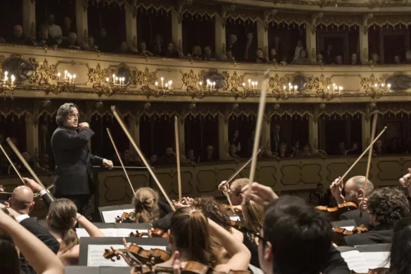 Pope to Give 2025 Ratzinger Prize to Conductor Riccardo Muti at Christmas Concert