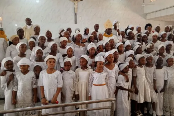 Over 700 Baptized on Easter Sunday in Nigerian Catholic Diocese Despite Rise in Attacks Targeting Christians