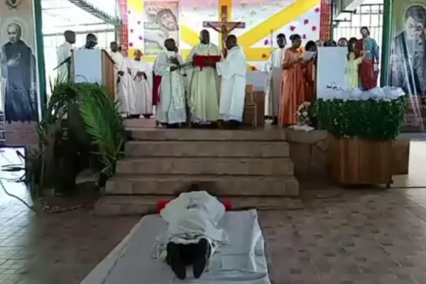 Newly Ordained Priest in Angola Cautioned against Celebrating Holy Mass as “a ritual”