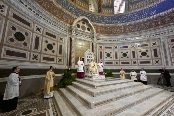 Church Communion Built “on our knees…constant commitment to conversion”: Pope Leo XIV in First Homily as Bishop of Rome