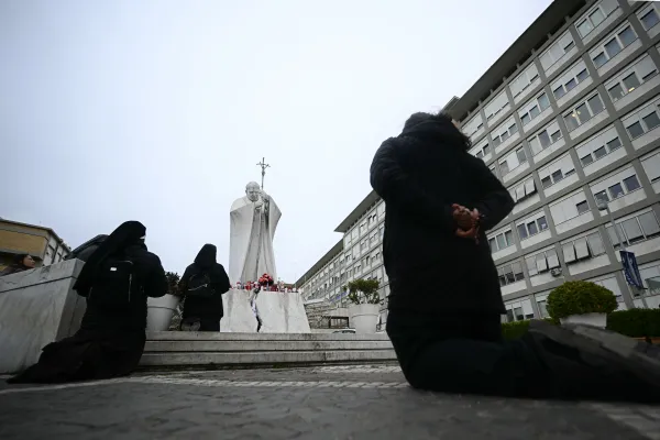 Pope Francis’ Early-stage Kidney Insufficiency "subsided" on Wednesday: Vatican Updates