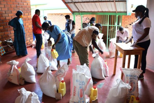 Jesuits in Rwanda Donate Food Items to the Vulnerable, A Response to COVID-19 Challenges