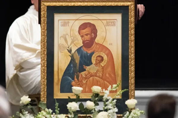 Icon of St. Joseph holding the Child Jesus. / Credit: Courtesy of Knights of Columbus