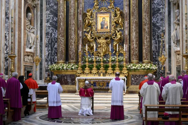 Pope Leo XIV Takes Possession of St. John Lateran as Rome Bishop, Prays before Mary Icon “Health of Roman People”