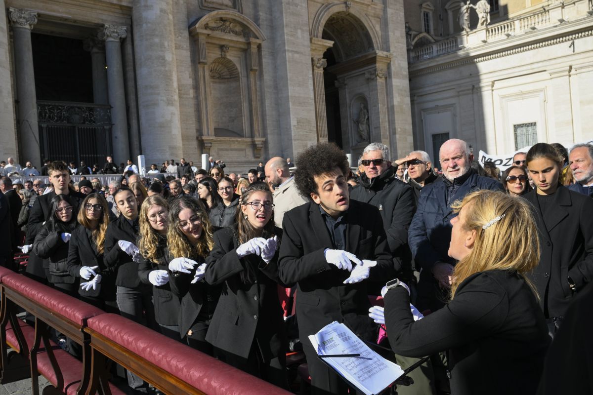 Liturgical Singing Requires "a deep spiritual life," Pope Leo XIV Says