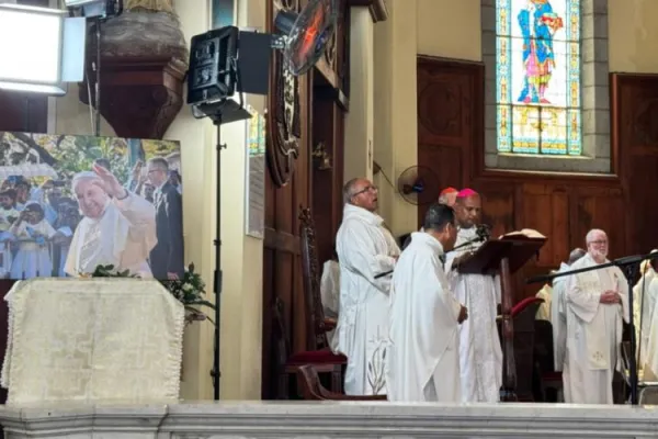 At Requiem Mass in Mauritius, Pope Francis Lauded for Attention to the Poor, Care for “our common home”