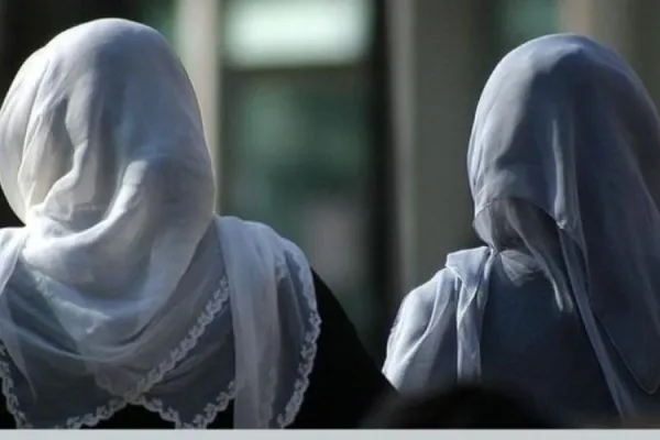 Religious Leaders in Mauritius Condemn Dismissal of Two Women who Wore Muslim Headscarves at Work