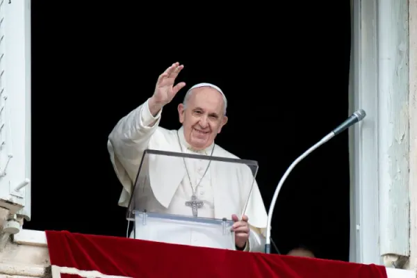 Pope Francis: To love like Christ means saying ‘no’ to love of money, vanity, power