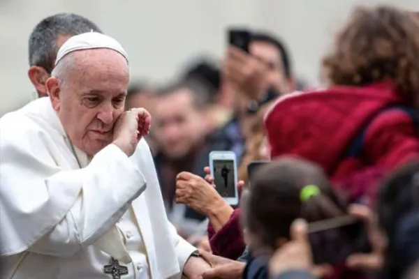 Pope Francis has "strong cold": Vatican