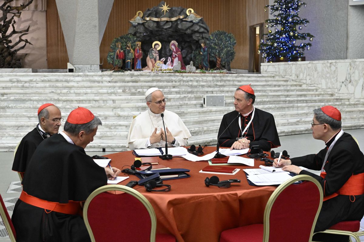 As Extraordinary Consistory Opens, Pope Leo XIV Tells Cardinals "I am here to listen"