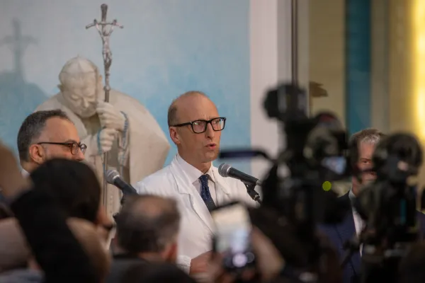 Pope Francis’ Doctor: "We really thought we wouldn’t make it"