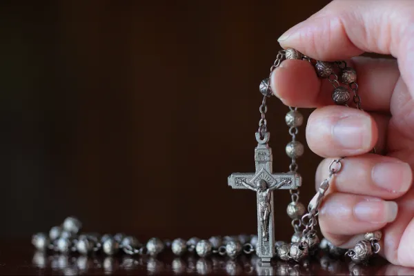 New Study Reveals the Rosary Rivals Modern Meditation for Mental Health Benefits 