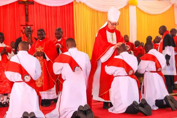“Do the same”: U.S. Catholic Bishop Urges Newly Ordained Priests in Uganda to Emulate Pope Leo XIV’s Humility
