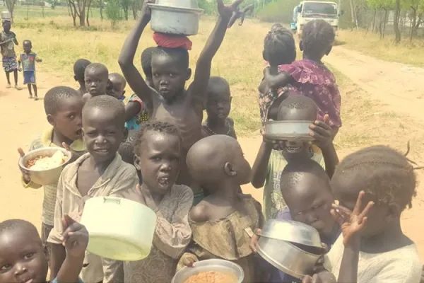 Salesians Reach Out to Thousands of Displaced in South Sudan with “food assistance”