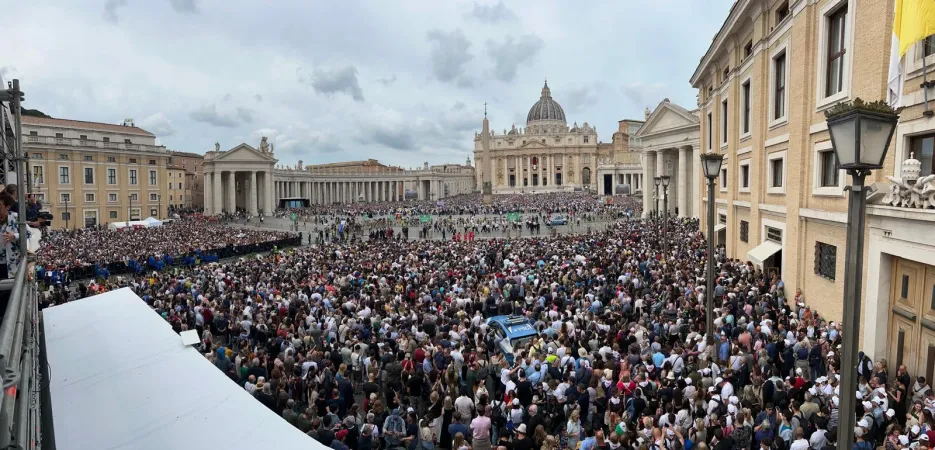 Huge crowds gathering on St. Peter’s Square ahead of the first Regina Coeli prayer with Pope Leo on Sunday, May 11, 2025
