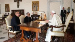 Fr. Pierluigi Maccalli, center, meets Pope Francis at the Vatican Nov. 9, 2020. Credit: Vatican Media.