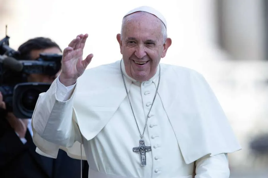 Pope Francis greets pilgrims in St. Peter's Square Nov. 6, 2019. Credit: Daniel Ibanez/CNA