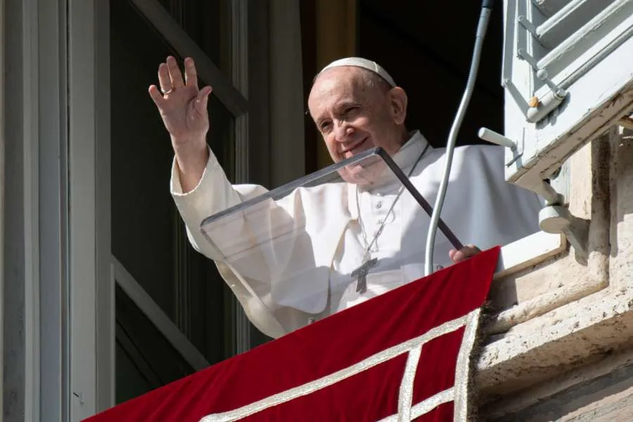 Pope Francis waves to pilgrims in St. Peter's Square at the Angelus on Oct. 26, 2020. Credit: Vatican Media/CNA.