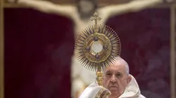 Eucharistic adoration following the pope's Corpus Christi Mass June 14, 2020. Credit: Vatican Media/CNA.