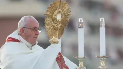 Pope Francis celebrates the Feast of Corpus Christi in Ostia June 3, 2018. Daniel Ibanez/CNA
