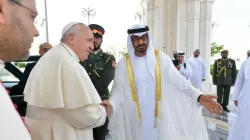 Pope Francis is welcomed to the United Arab Emirates by Mohammed bin Zayed Al Nahyan, Crown Prince of Abu Dhabi, at the presidential palace, Feb. 4, 2019. Credit: Vatican Media.