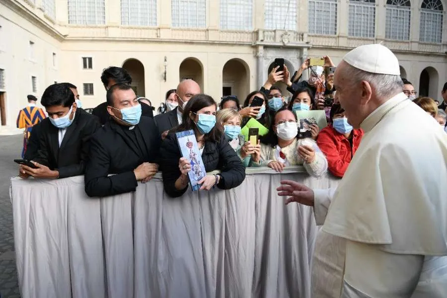 Pope Francis greets pilgrims wearing face masks at the general audience Sept. 30, 2020. Credit: Vatican Media.