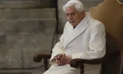 Pope Benedict XVI revealed in a letter to his biographer that insomnia was the "central reason" why resigned in 2013. / Paul Badde/CNA