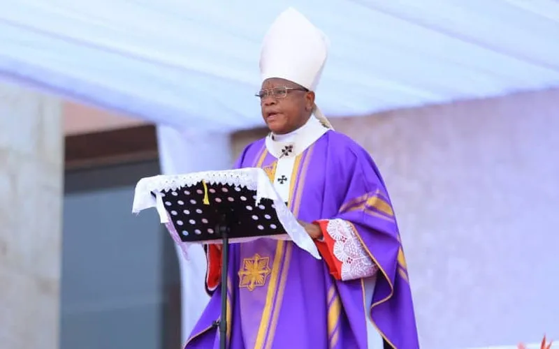Fridolin Cardinal Ambongo addressing the faithful during  Cardinal Monsengwo’s funeral Mass. Credit: Archdiocese of Kinshasa