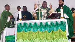 Archbishop  Ignatius Ayau Kaigama during Holy Mass at St. Peter’s Pastoral Area, Idu Karmo of Nigeria’s Abuja Archdiocese. Credit: Abuja Archdiocese