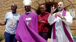 Archbishop Dabula Mpako and Fr. Mark James OP signing for the Catholic Deaf congress at Lumko, Benoni. 21 December 2022. Credit: SACBC