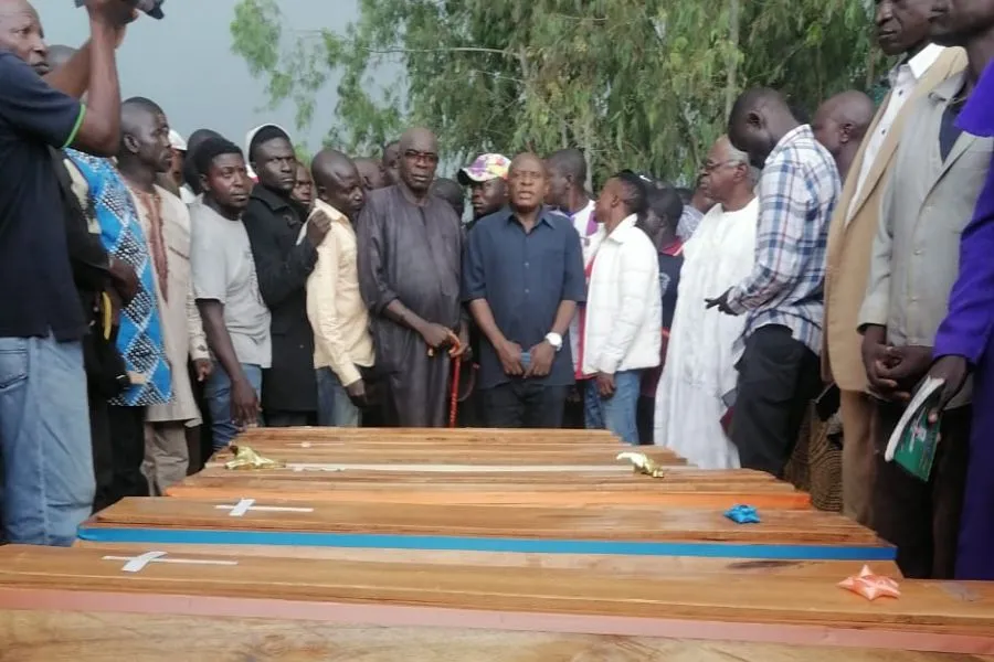 A recent mass burial of victims of Fulani attacks in Riyom, local government area served by St. Laurence Parish of Nigeria's Catholic Archdiocese of Jos. Credit: Fr. George Barde