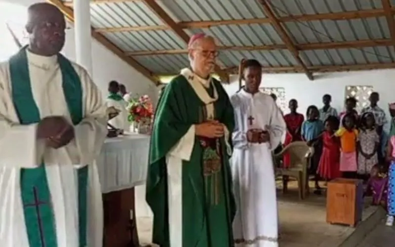 Archbishop Claudio Dalla Zuanna with the new Parish Priest of Our Lady of the Immaculate Conception Nhamatand Parish of Mozambique’s Beira Archdiocese, Fr. António Ticaqui Augusto. Credit: Beira Archdiocese