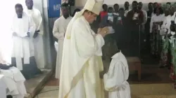 Bishop Martín Lasarte Topolansky of Angola’s Lwena Diocese during the Diaconate Ordination of Seminarian Rosário Kahalo Linha. Credit: Radio Ecclesia