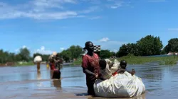 Flooding in South Sudan declared national disaster by President Salva Kiir, thousands forced to seek higher ground for their safety. / Jesuit Refugee Service (JRS)