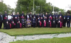Malawi, Zambia and Zimbabwean Catholic Bishops with former President, Edgar Lungu of Zambia and other attendees of the first sub-regional consultative meeting. Credit: Vatican News