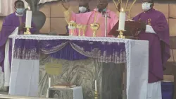 Archbishop Ignatius Ayau Kaigama of Nigeria's Abuja Archdiocese celebrating Mass on Sunday, March 14 at St. Fabian’s Parish Efab-Jabi / Archbishop Ignatius Kaigama