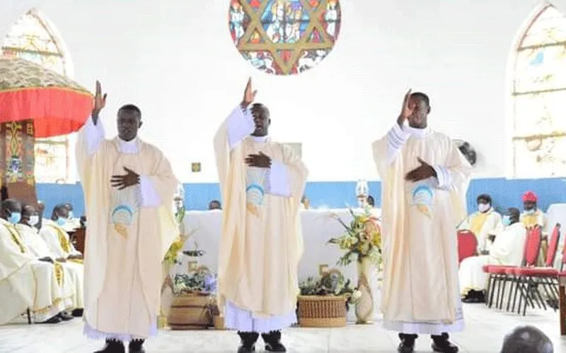 The new Priests bless the people of God at the Our Lady Star of the Sea Cathedral of Takoradi shortly after their ordination by Bishop Joseph Francis Kweku Essien of the Wiawso Diocese. / Sekondi-Takoradi Communications Office.
