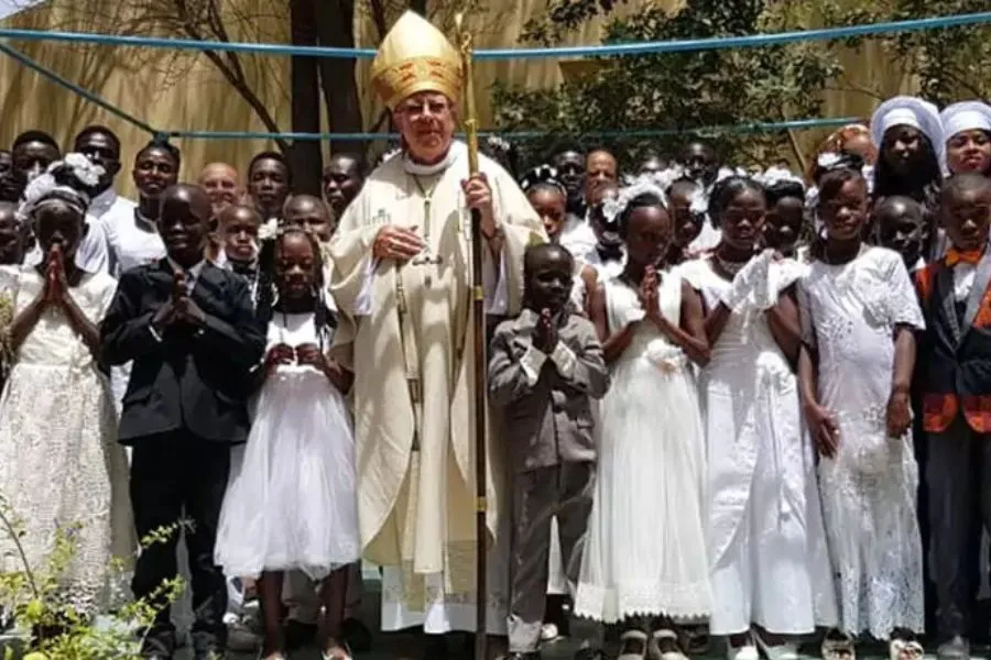Bishop Martin Albert Happe of Nouakchott with children who received first Holy Communion. Credit: Aid to the Church in Need (ACN) International