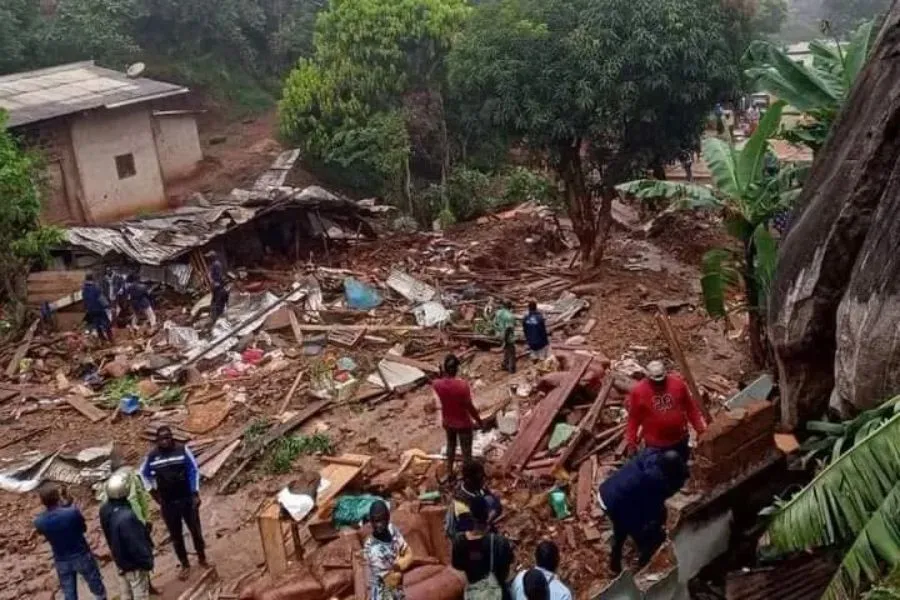 At least 30 people died and 17 others were injured after a landslide triggered by heavy rains destroyed parts of the Mbankolo neighborhood, some 25 km from Yaoundé, Cameroon. Credit: CRTV web