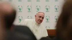 Pope Francis meets with Scholas Ocurrentes in 2016./ CNA