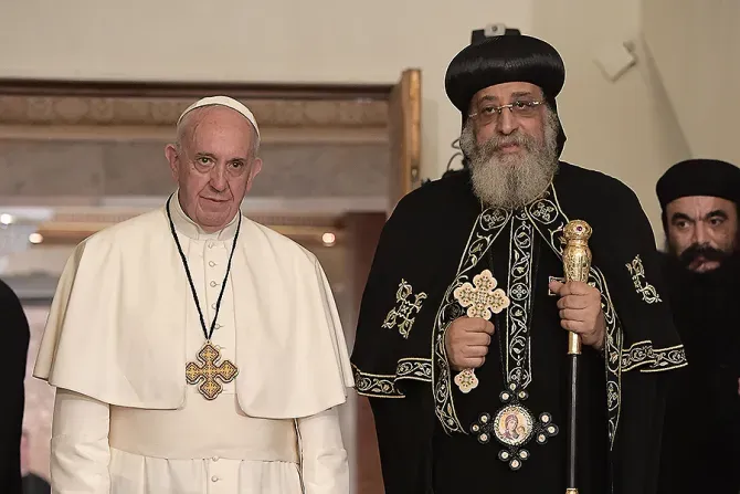 Pope Francis with Tawadros II, Coptic Orthodox Patriarch of Alexandria, in Cairo, Egypt, April 28, 2017. | L'Osservatore Romano.