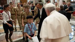 Pope Francis meets with members of the Scouts Unitaires de France at the Vatican, May 14, 2021./ Vatican Media.