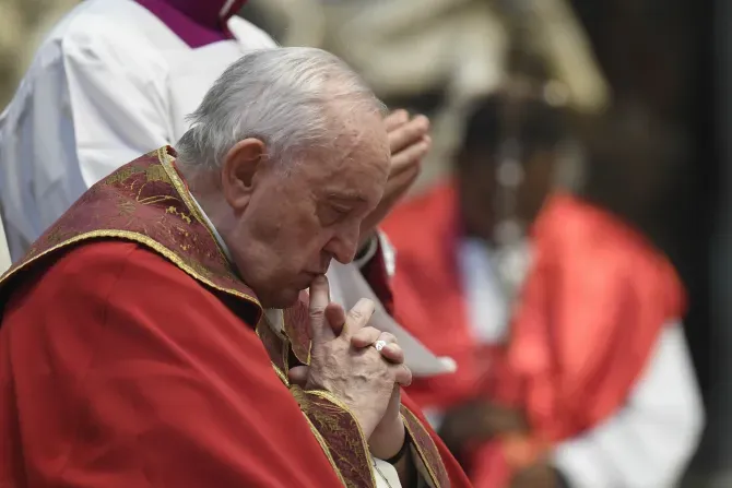 Pope Francis praying in St. Peter's Basilica on All Souls' Day, 2 November 2022 | Vatican Media