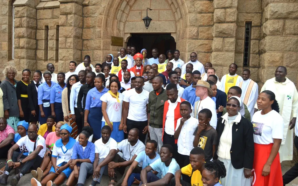 The youth leadership during their annual general meeting in Bulawayo. Here they are seen posing for a picture with Archbishop Alex Thomas after mass at St. Mary’s Basilica. Credit: Catholic Church News Zimbabwe