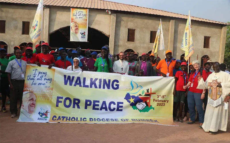 Caption: Section of participants in the "walking for peace" pilgrimage of the Catholic Diocese of Rumbek. Credit: Fr. Eric Wanyonyi Simiyu, SJ/Rumbek