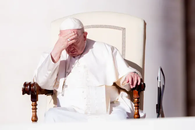 Pope Francis prays on St. Peter's Square, Oct. 5, 2022 | Daniel Ibáñez / CNA