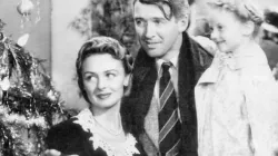 Scene from "It's a Wonderful Life" | Credit: RKO Radio Pictures, Public domain, via Wikimedia Commons