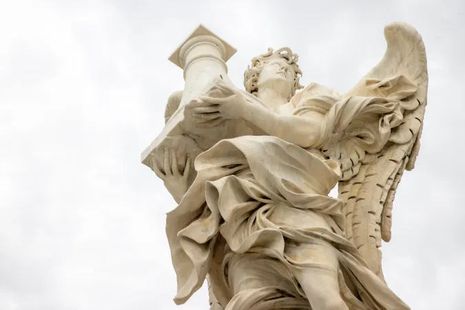 An angel embracing the column of Christ's scourging, illustrating Antonio Raggi's interpretation of 'Tronus meus in columna' (My throne is upon a column).